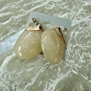 Chic Cream and Gold Drop Earrings